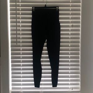 Black Alphalete Meridian Leggings